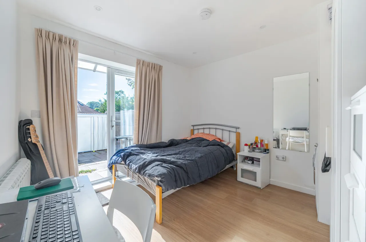 Hereford Close, Guildford, GU2, photo 5