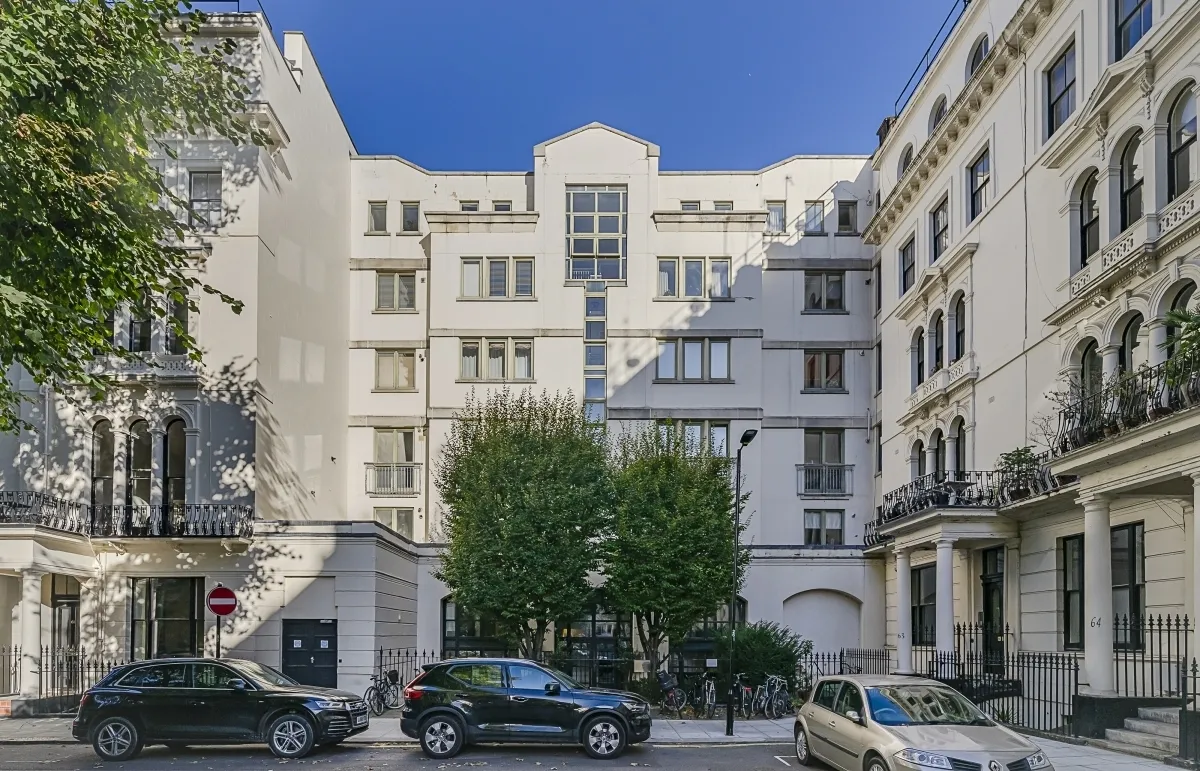 Kensington Gardens Square, London, W2, photo 11