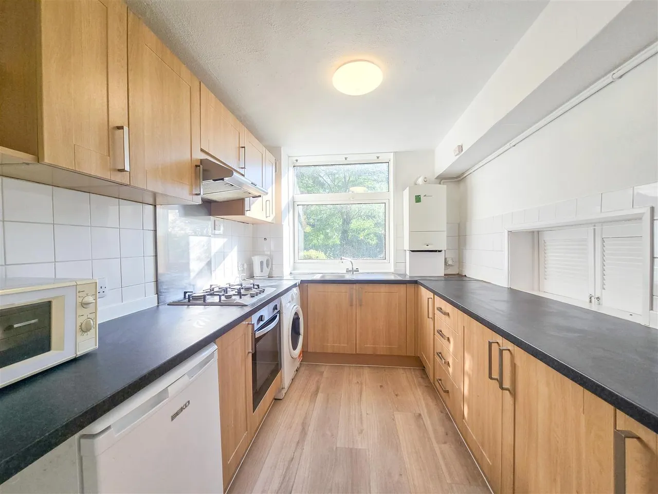 Oxford Road, Denham, UB9, photo 3