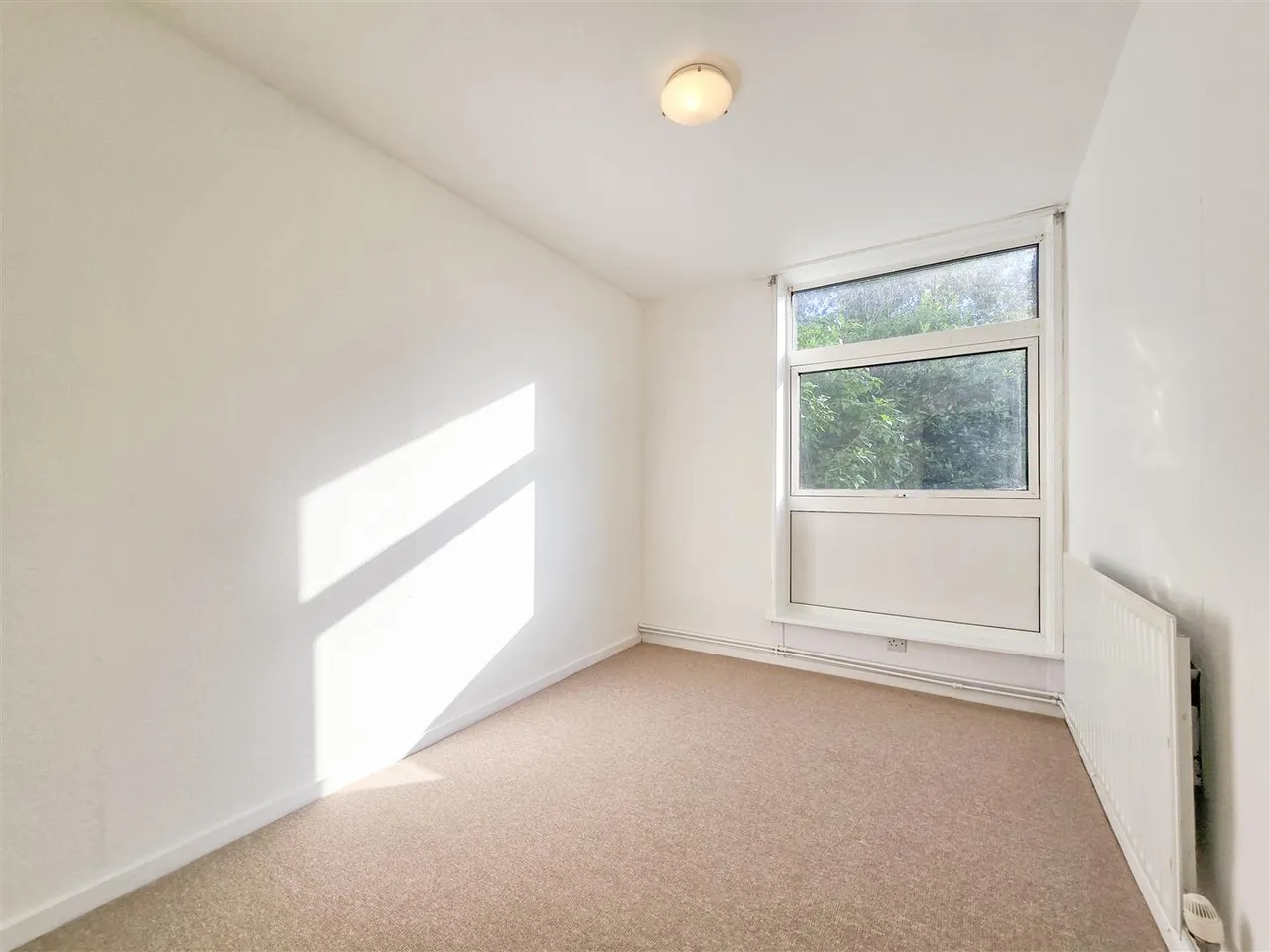 Oxford Road, Denham, UB9, photo 8