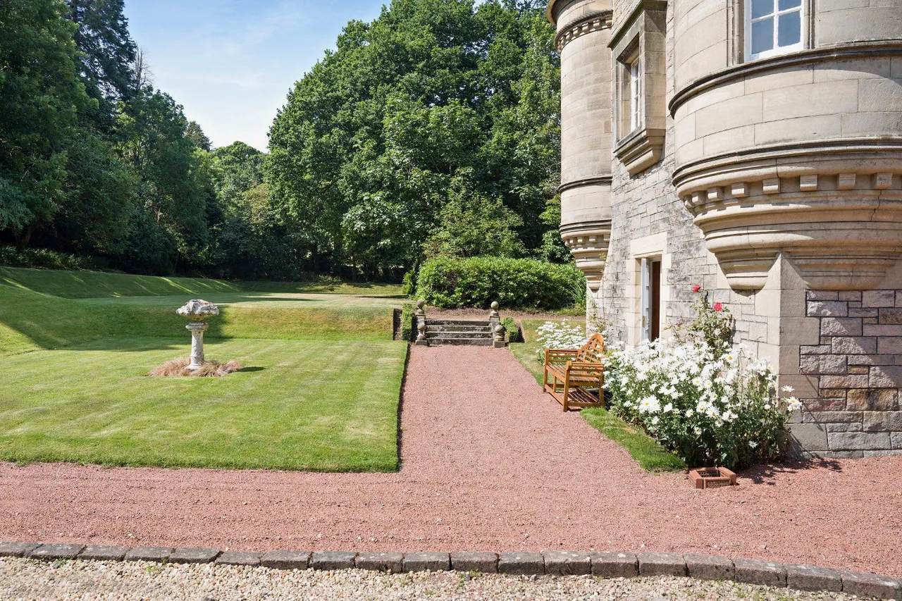 Bonaly Road, Edinburgh, EH13, photo 36