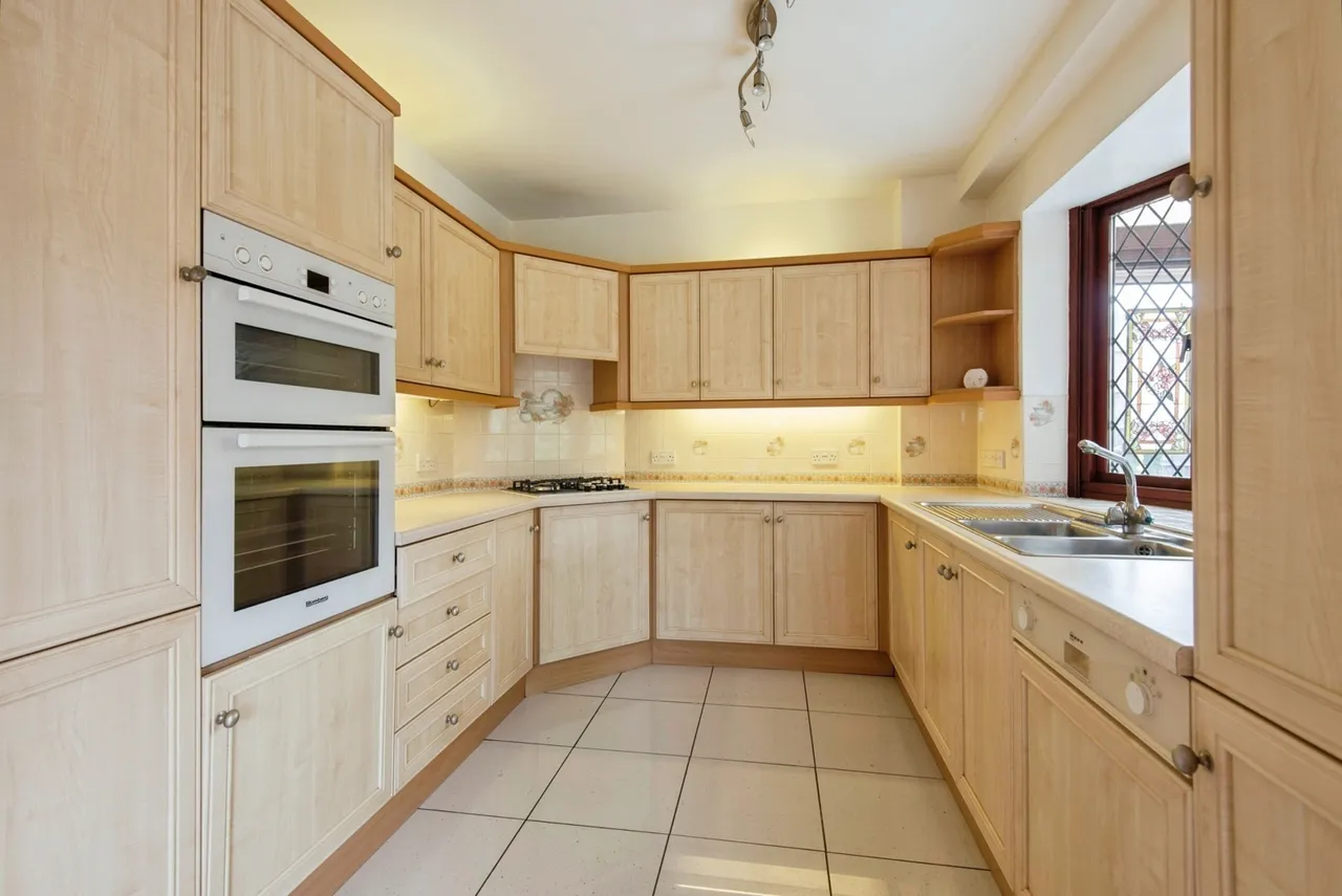 High Street, Langford, Biggleswade, Bedfordshire, SG18, photo 6