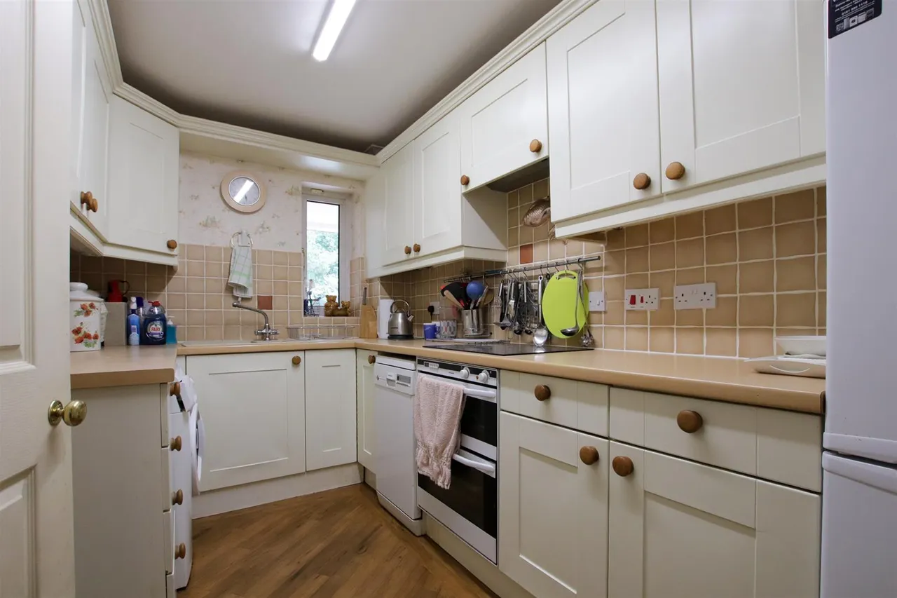 Racefield Road, Altrincham, WA14, photo 5