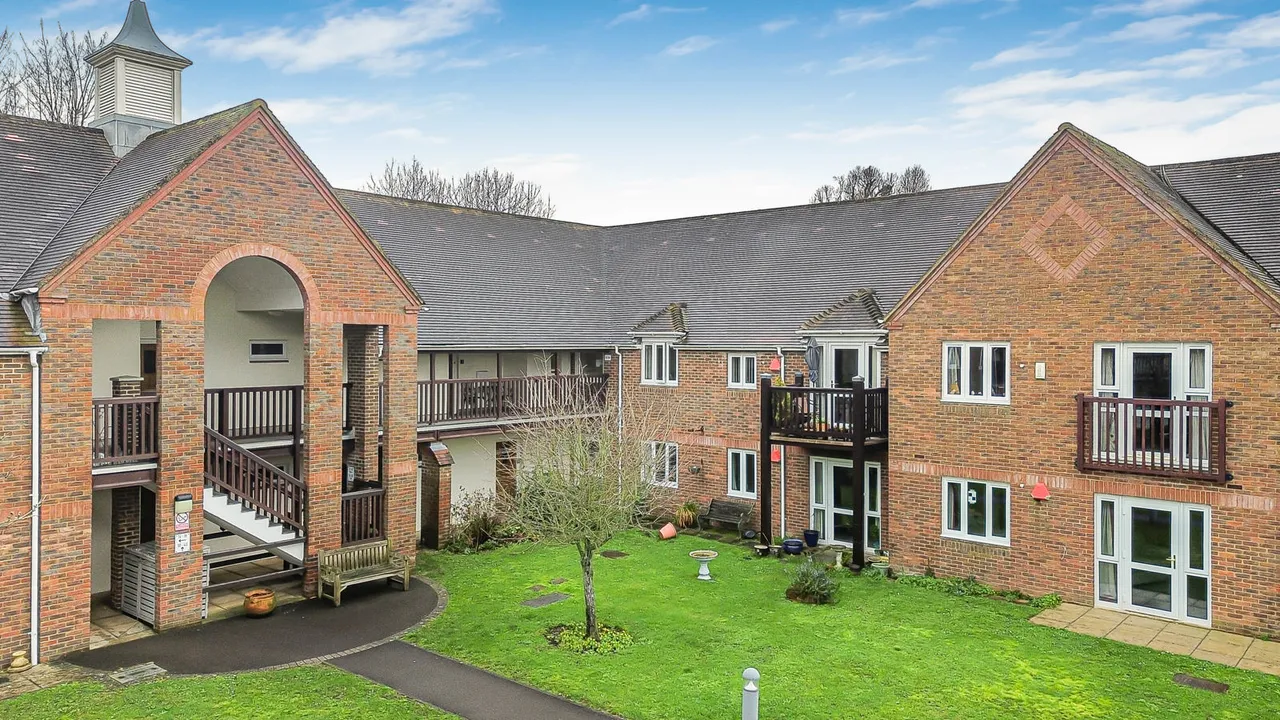 Adams Way, Alton, GU34, photo 18