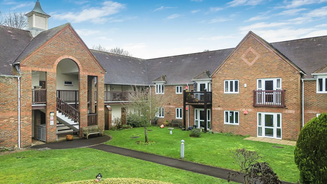 Adams Way, Alton, GU34, photo 16