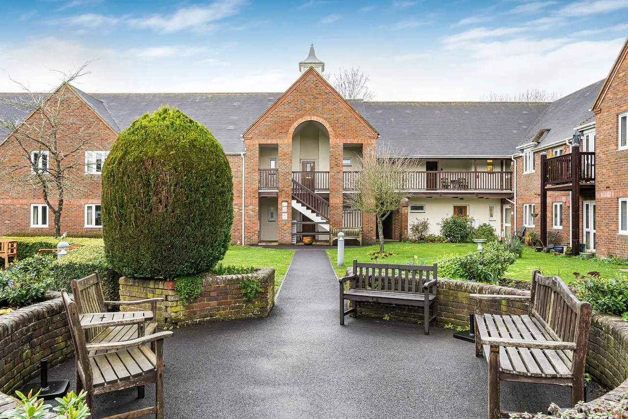 Adams Way, Alton, GU34, photo 13