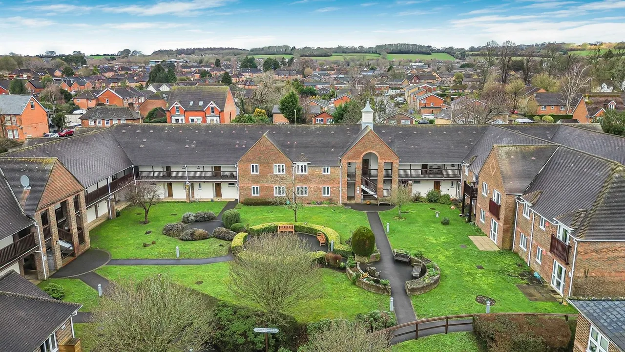 Adams Way, Alton, GU34, photo 11