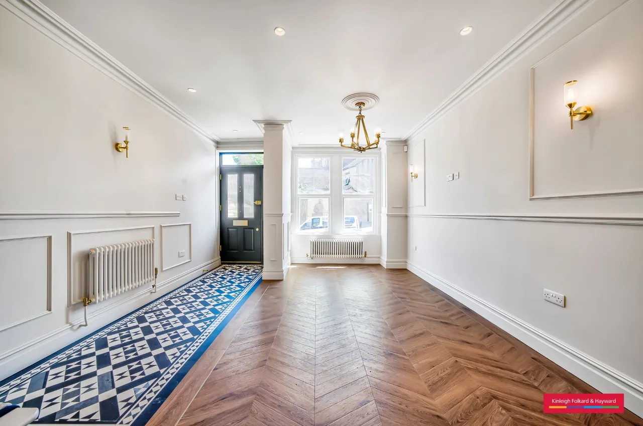 Brunswick Crescent, London, N11, photo 3