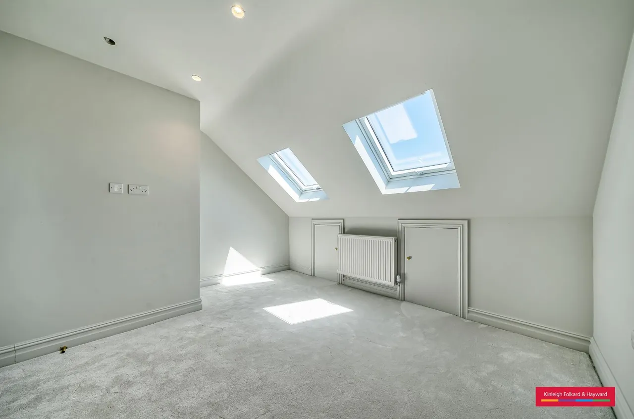 Brunswick Crescent, London, N11, photo 17