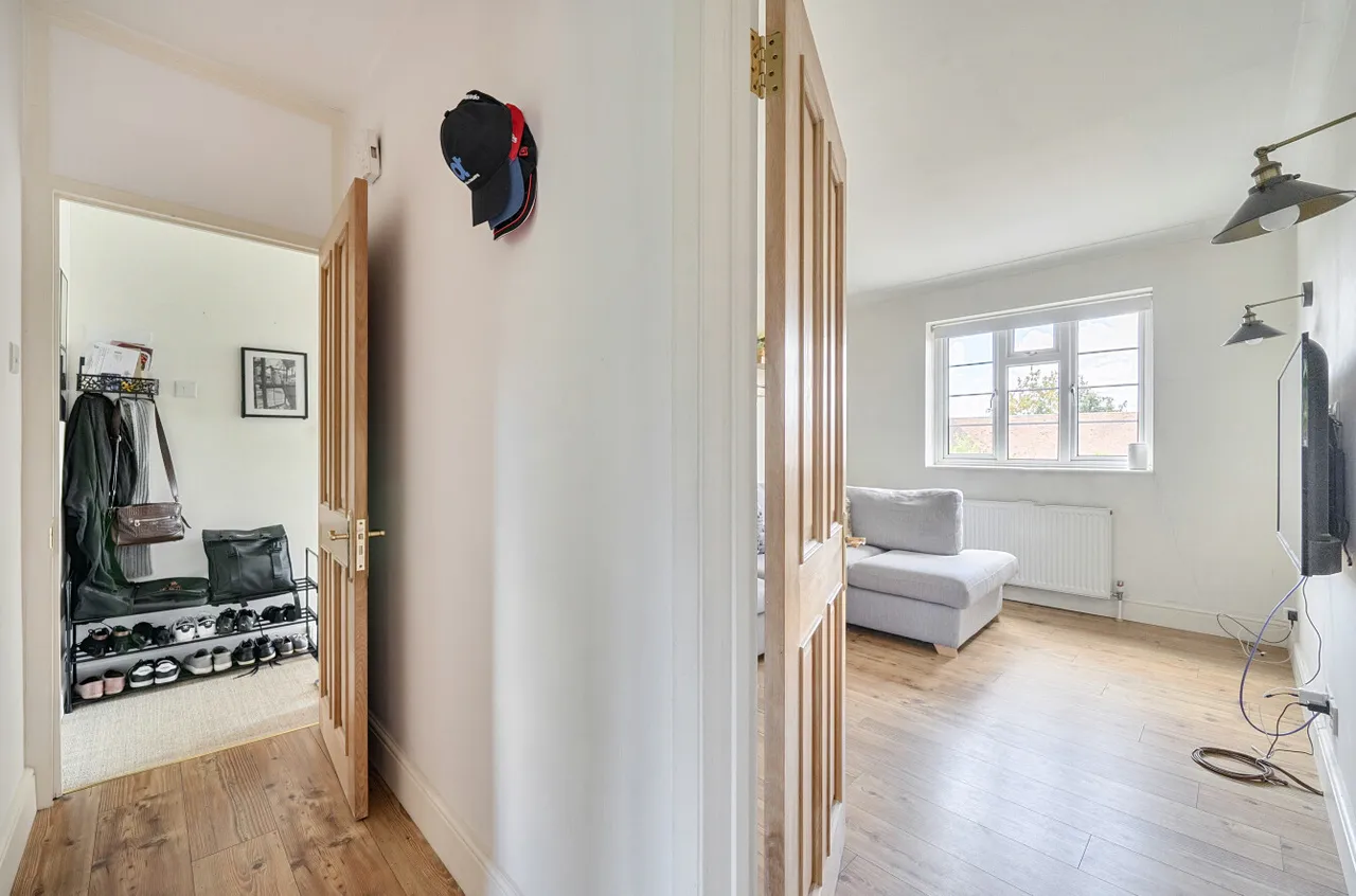 Arlington Lodge, Monument Hill, KT13, photo 10