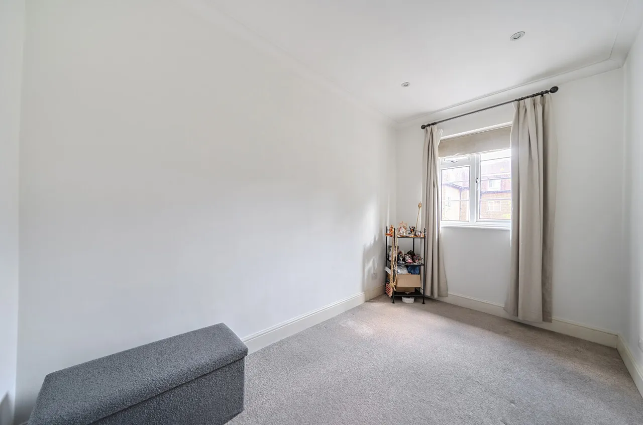 Arlington Lodge, Monument Hill, KT13, photo 14