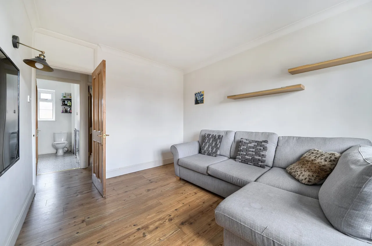 Arlington Lodge, Monument Hill, KT13, photo 11