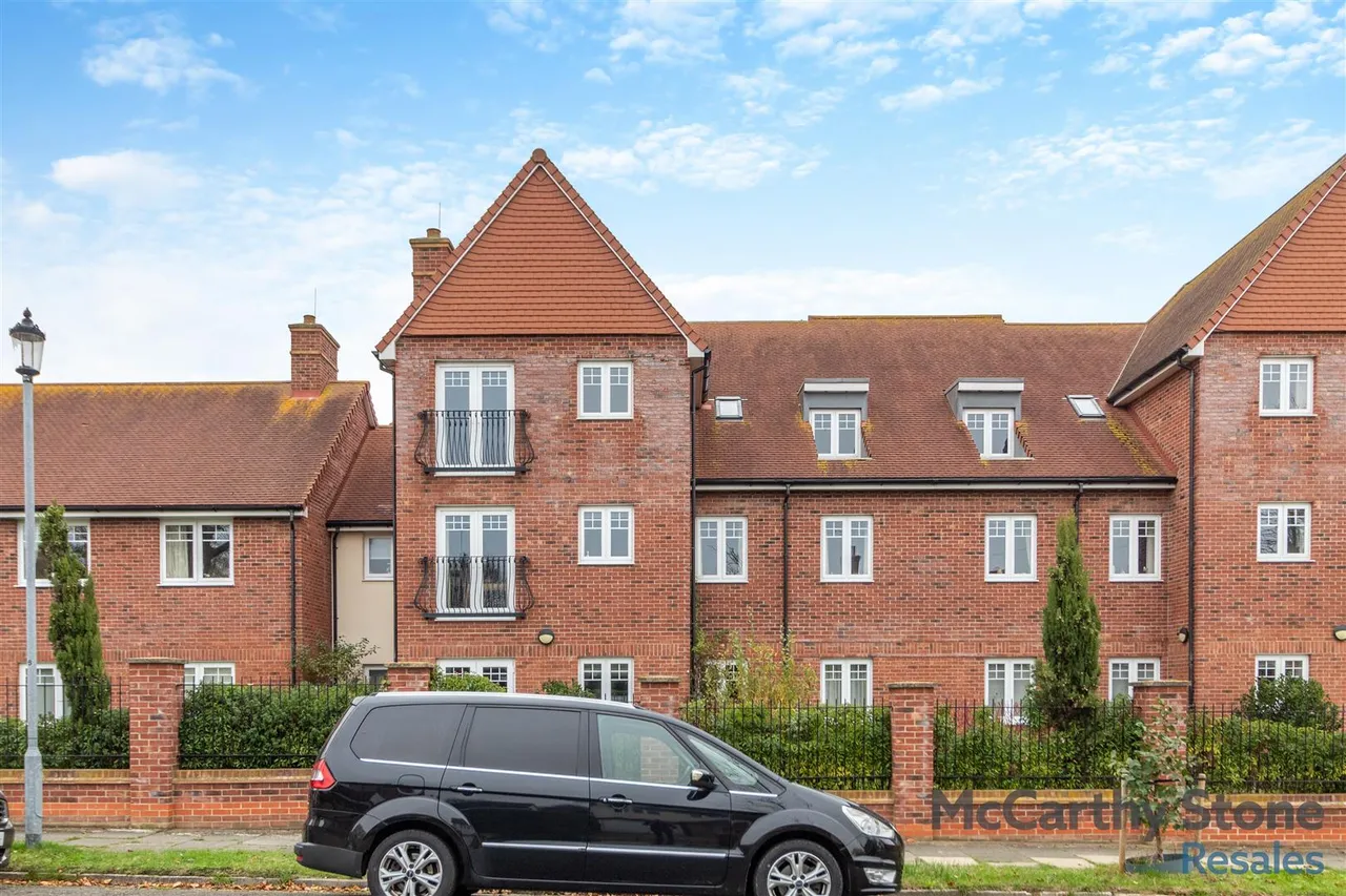 Hadleigh Road, Frinton-On-Sea, CO13, photo 21
