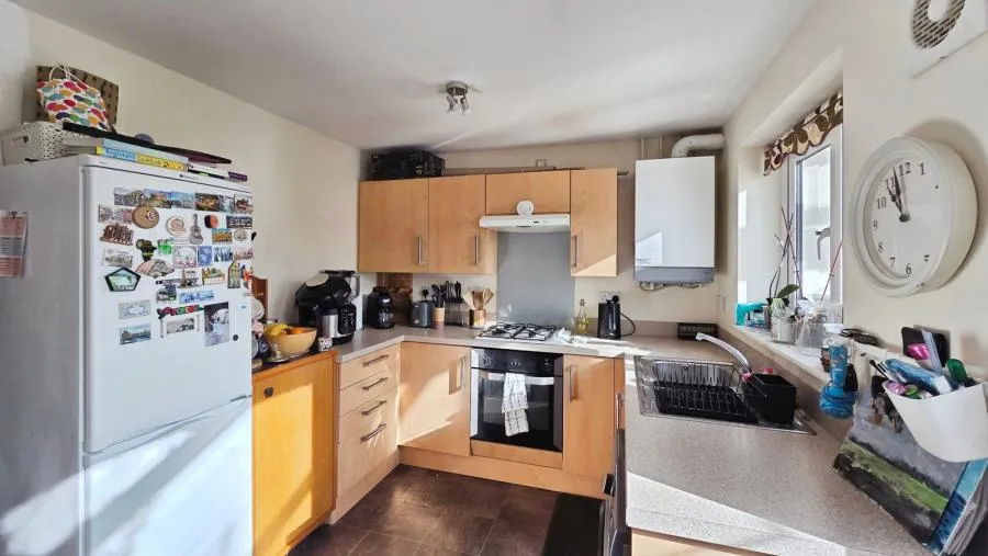 Bates Way, Swindon, SN2, photo 5