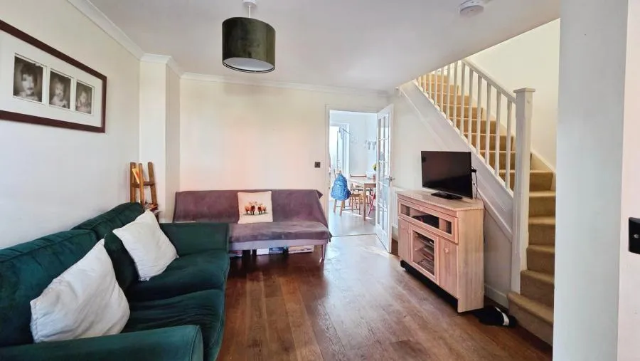 Bates Way, Swindon, SN2, photo 2