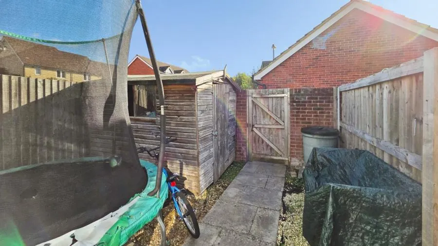 Bates Way, Swindon, SN2, photo 10