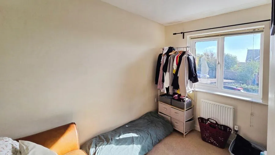 Bates Way, Swindon, SN2, photo 6