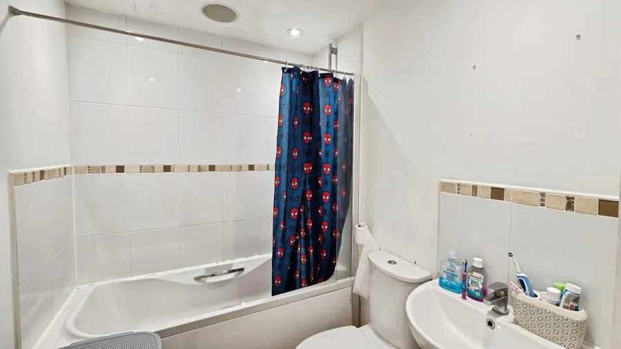 Bates Way, Swindon, SN2, photo 9