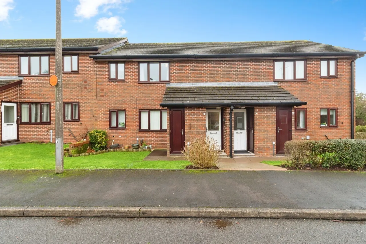 2 bed flat for sale — Wildwood Ringway, Stafford, Staffordshire, ST17
