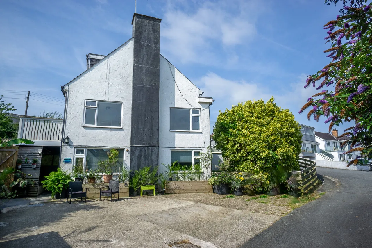 1 Cae Pin Estate, Abersoch, Pwllheli, Gwynedd, LL53 7UH, photo 6