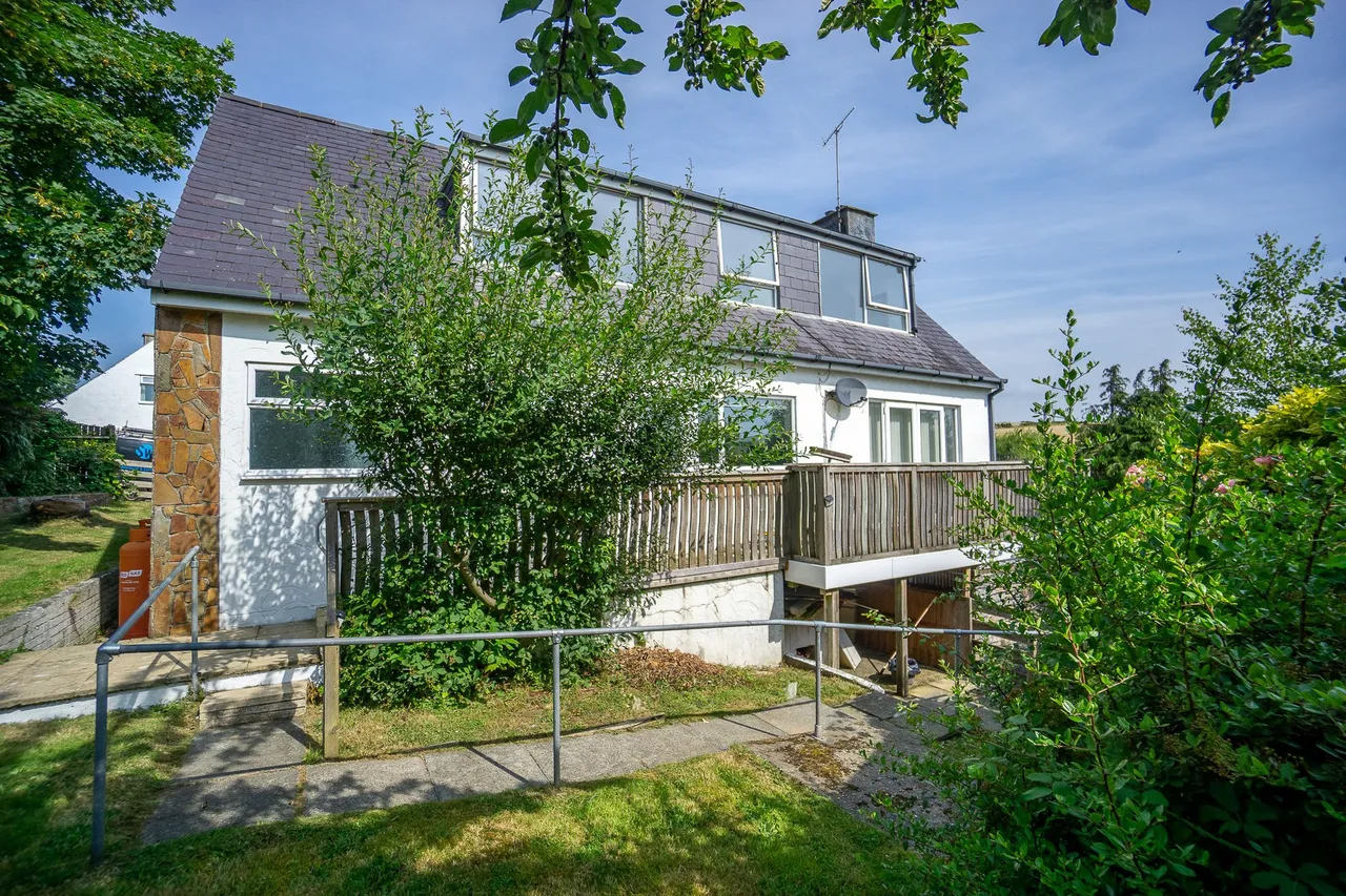 1 Cae Pin Estate, Abersoch, Pwllheli, Gwynedd, LL53 7UH, photo 4