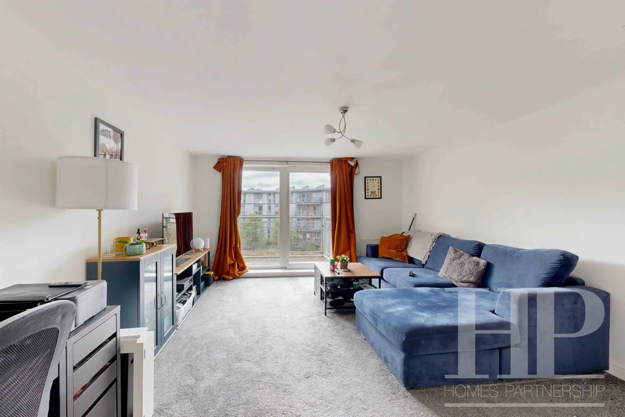 Commonwealth Drive, Crawley, RH10, photo 8