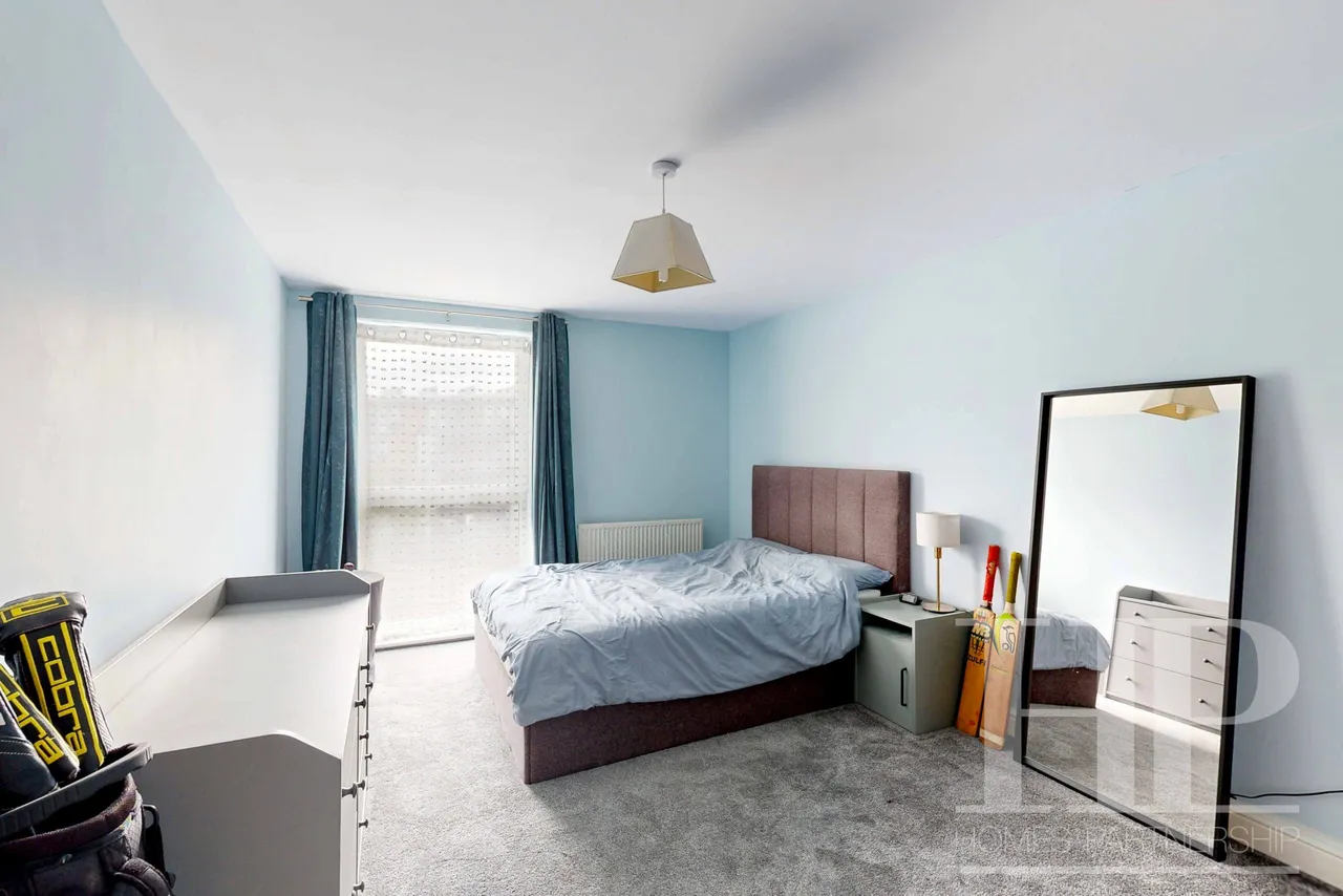 Commonwealth Drive, Crawley, RH10, photo 6