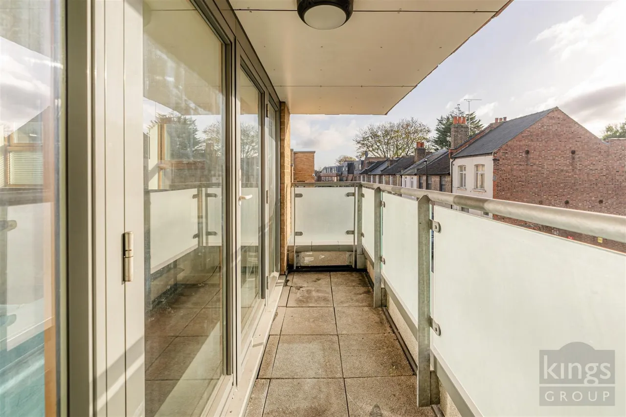 Hampden Lane, London, photo 4