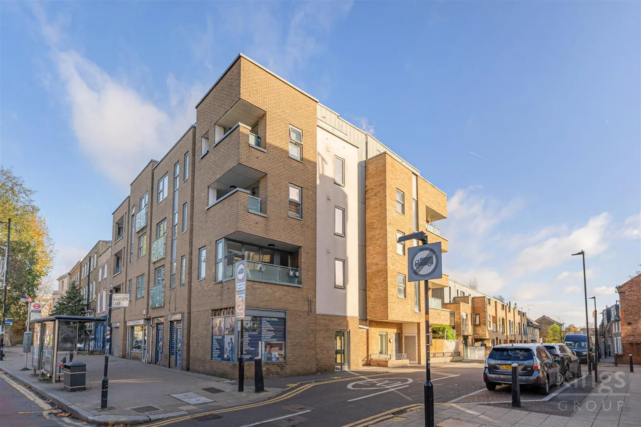Hampden Lane, London, photo 13
