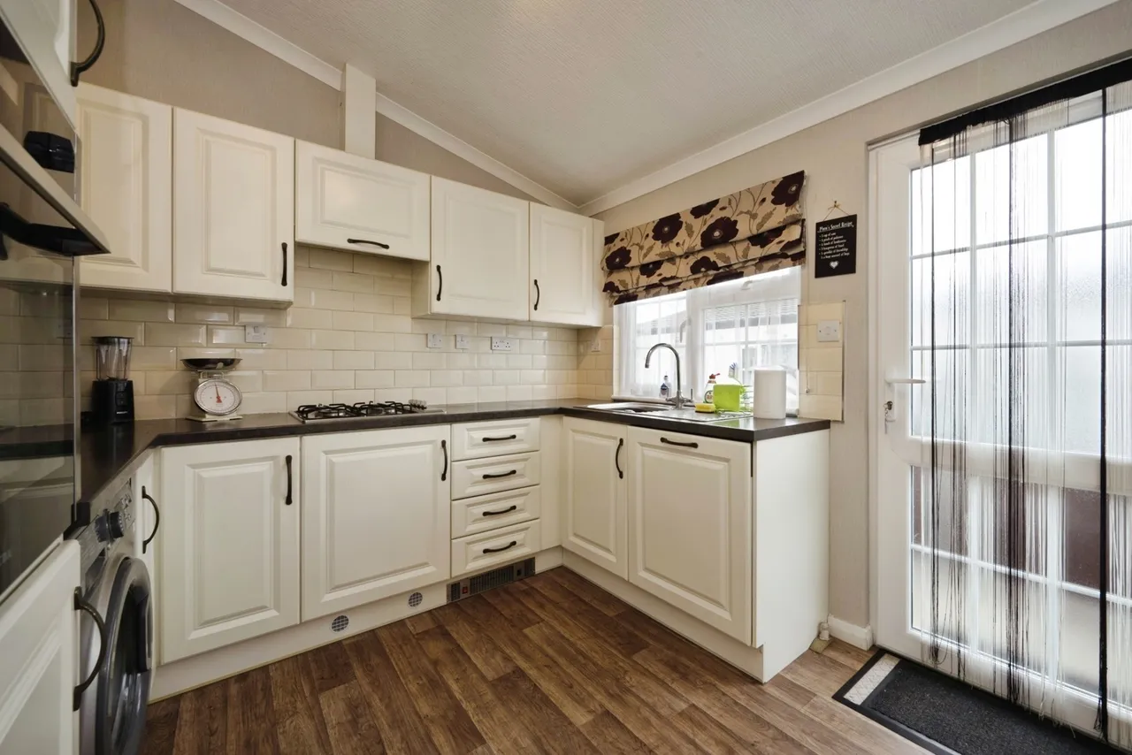 Folly Park, High Street, Clapham, Bedford, MK41, photo 9