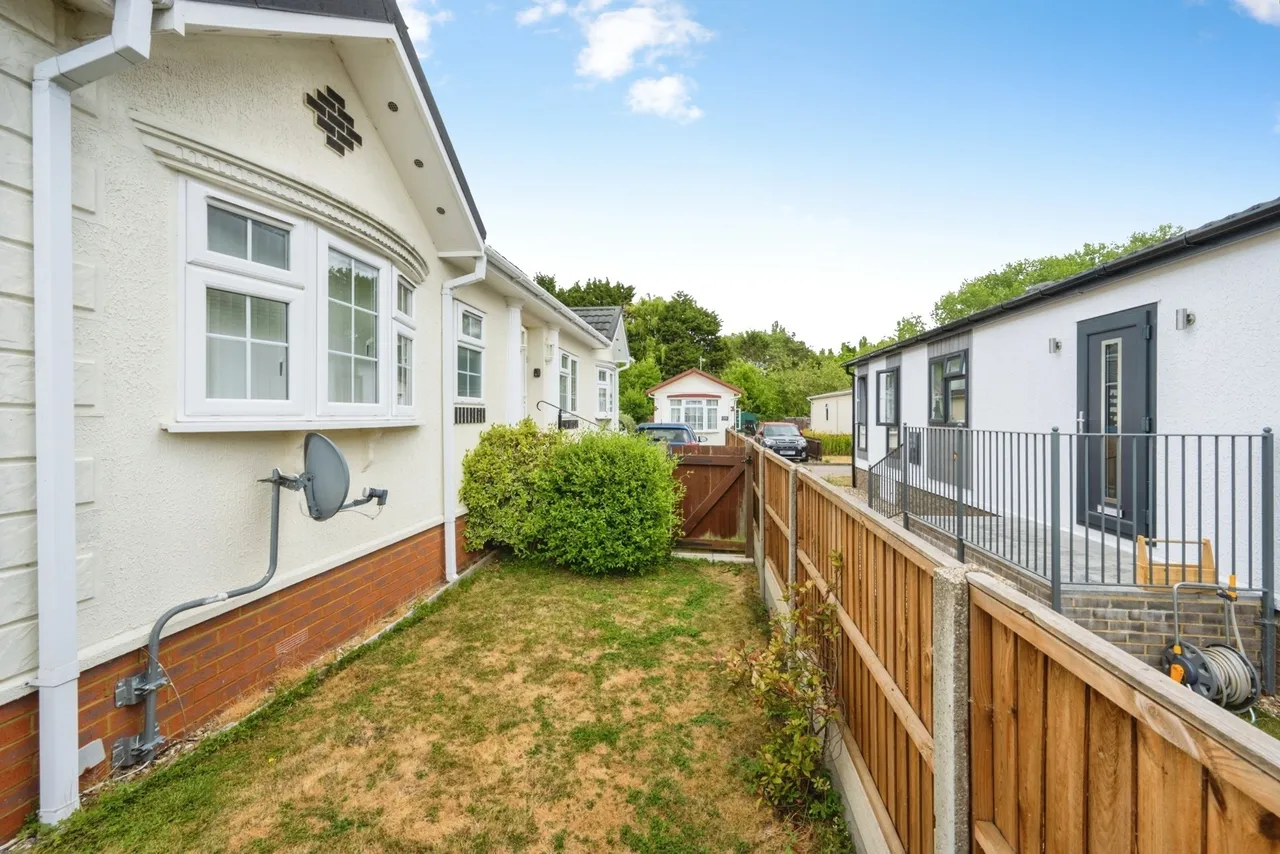 Folly Park, High Street, Clapham, Bedford, MK41, photo 19
