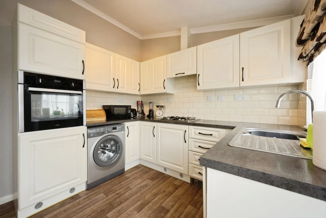 Folly Park, High Street, Clapham, Bedford, MK41, photo 4