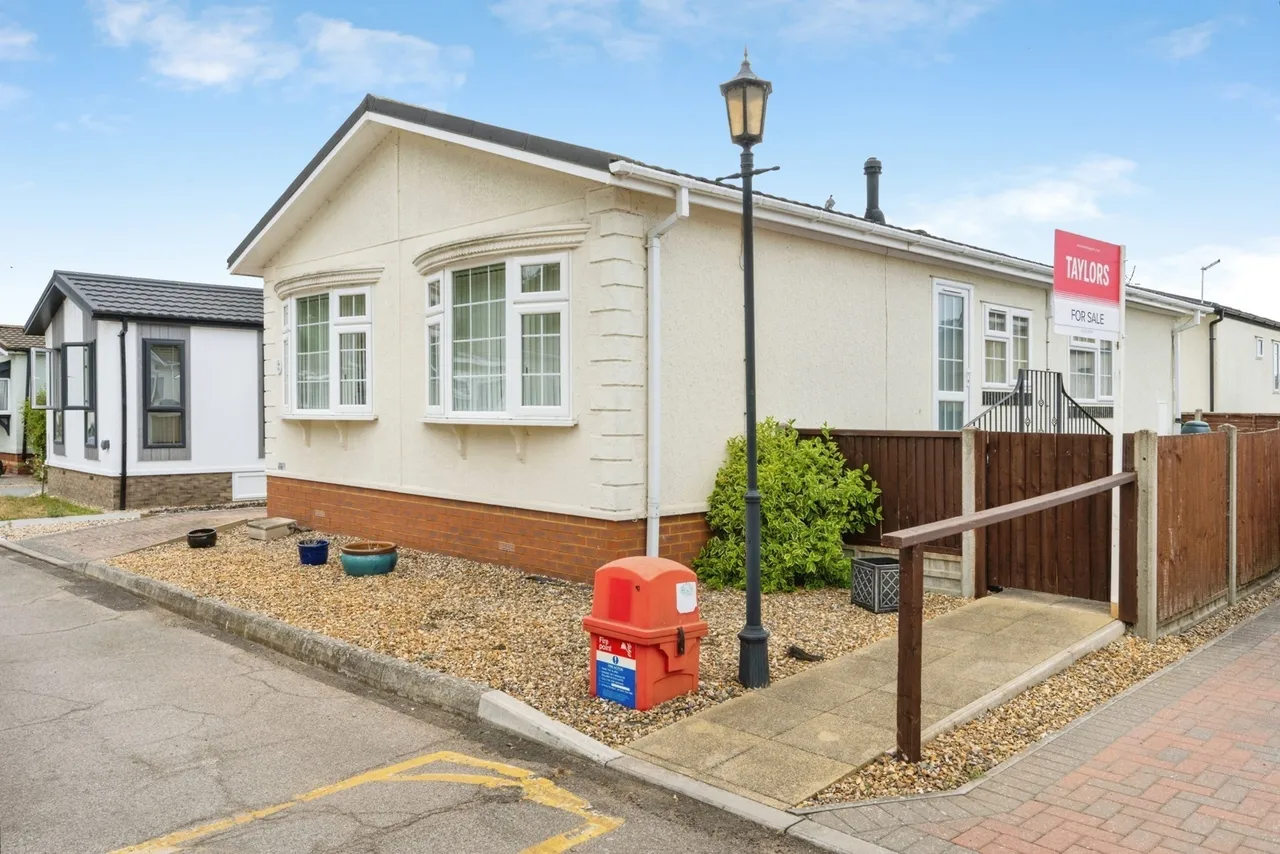 Folly Park, High Street, Clapham, Bedford, MK41, photo 18