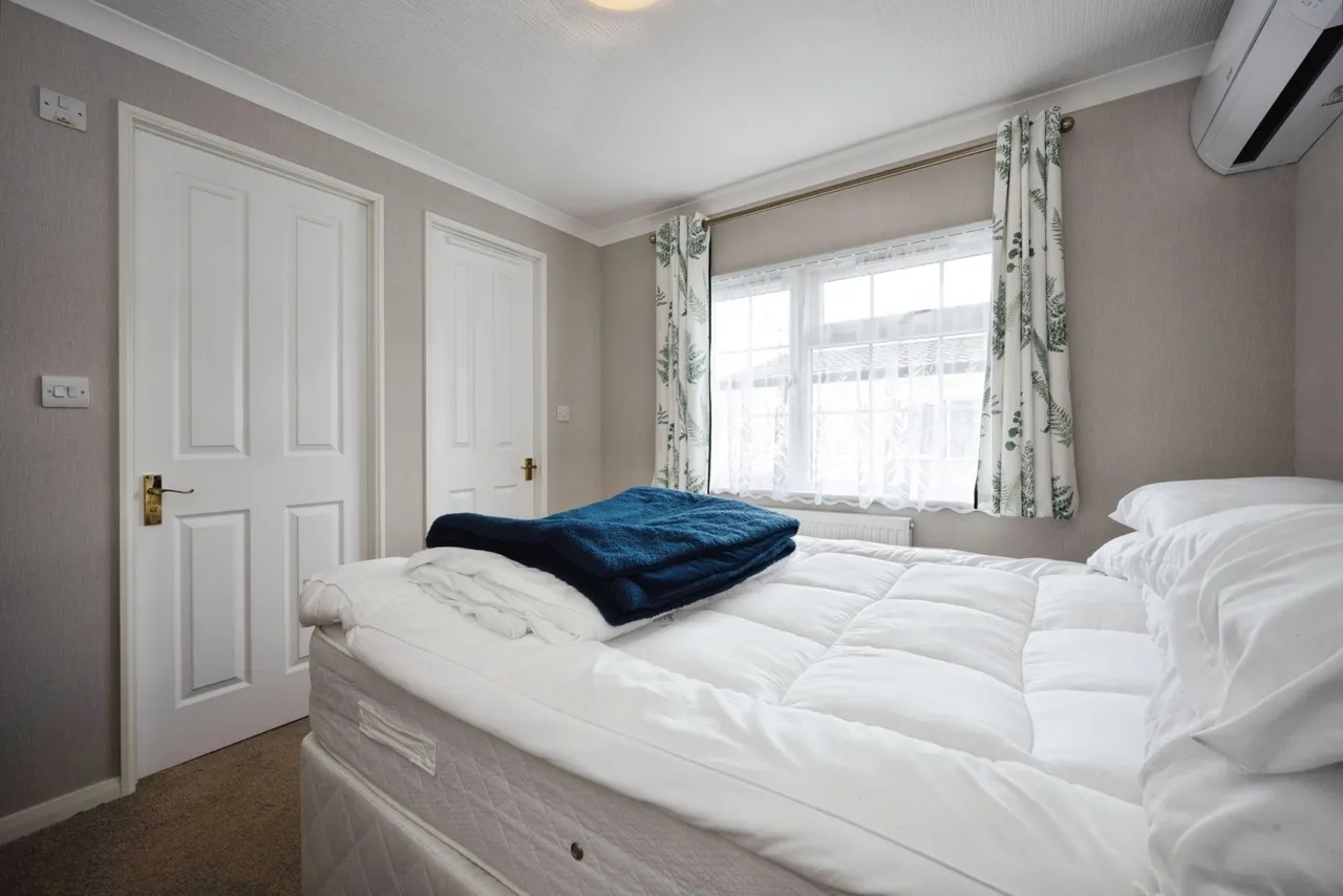 Folly Park, High Street, Clapham, Bedford, MK41, photo 10
