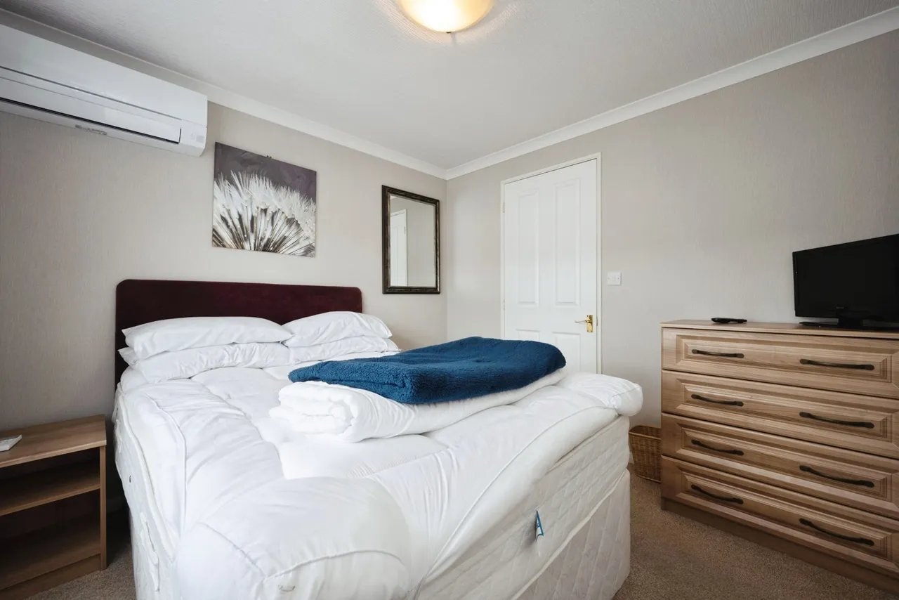 Folly Park, High Street, Clapham, Bedford, MK41, photo 11