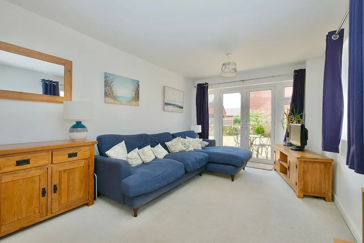 Lesley Way, Brampton, PE28, photo 2