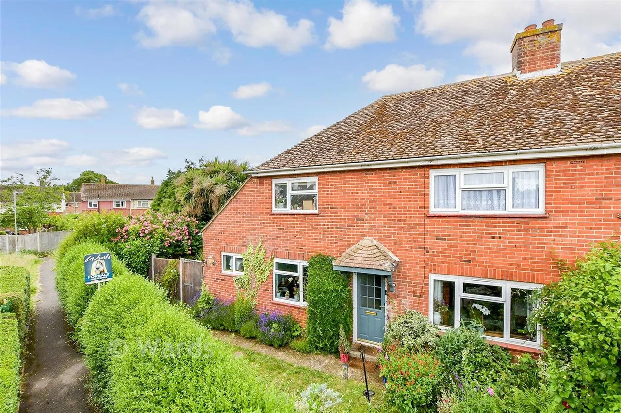 3 bed house for sale, James Close, Ash, CT3