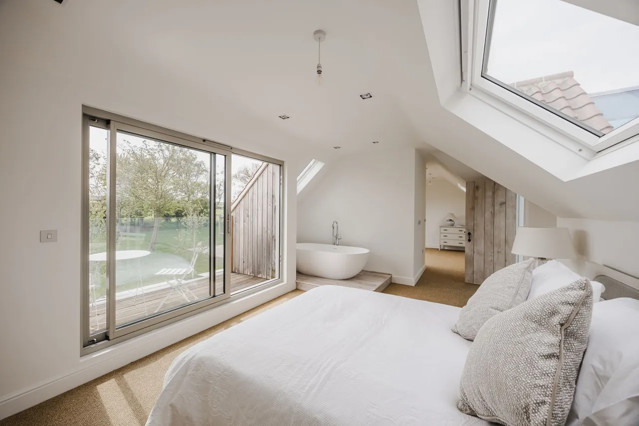 Chain Free and Impressive Detached Ho, photo 14