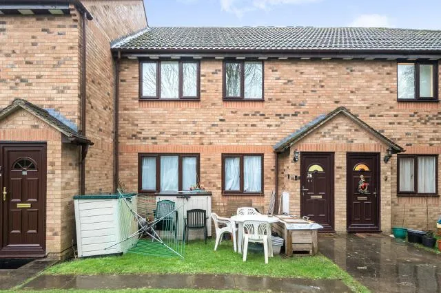 The Larches, Carterton, OX18, photo 17