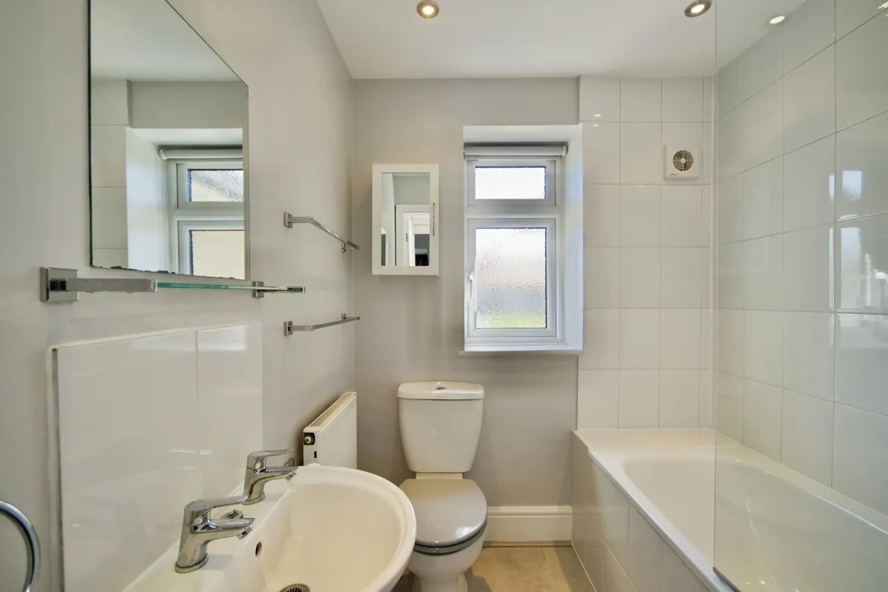 Valence Avenue, Dagenham, Essex, RM8, photo 20