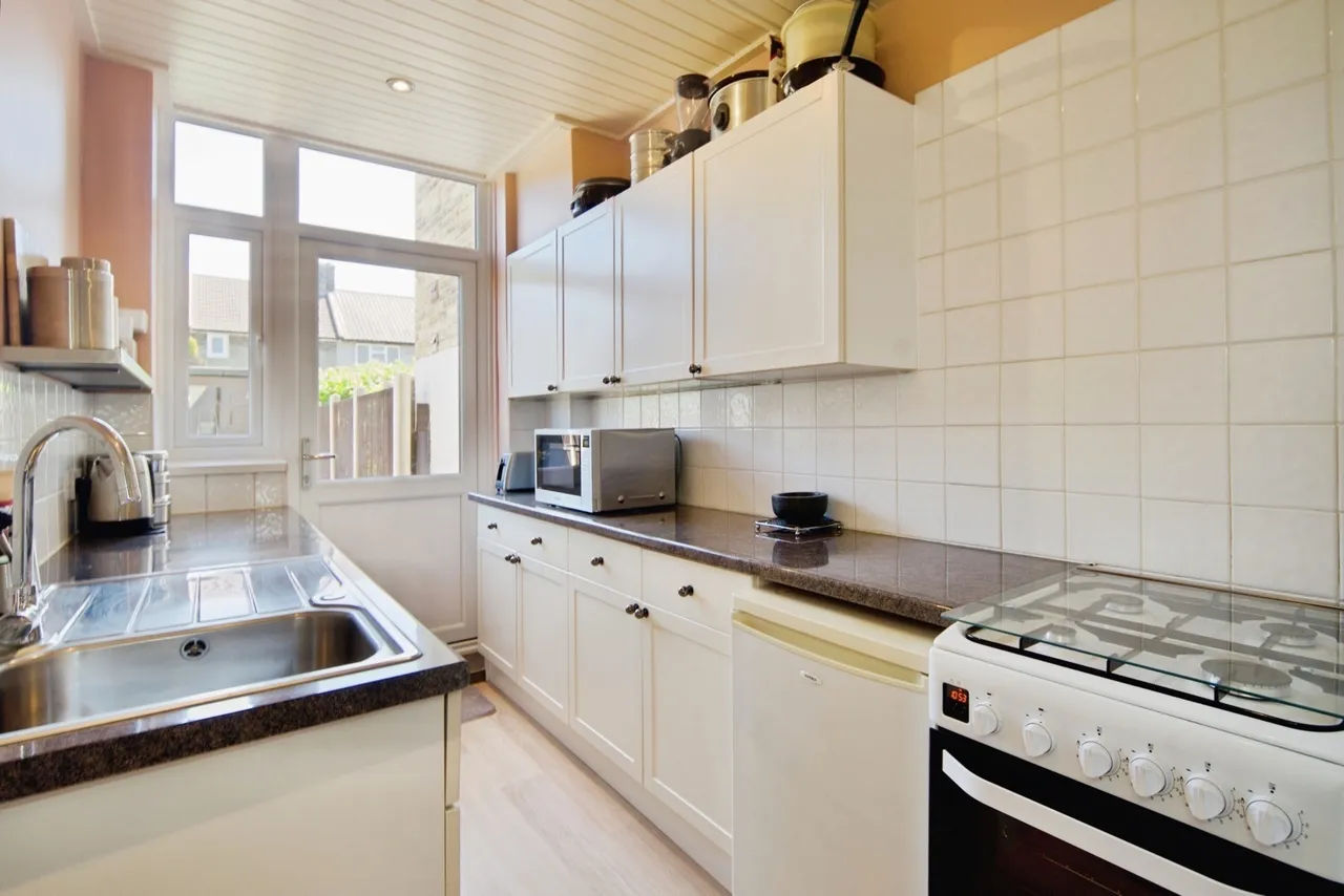 Valence Avenue, Dagenham, Essex, RM8, photo 10