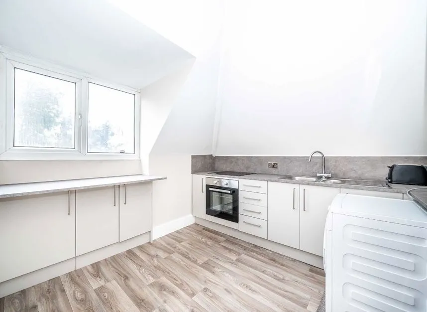 Bridge Road, East Molesey, KT8, photo 3