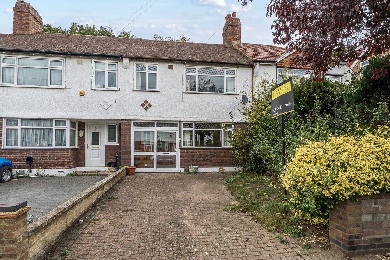 3 bed house for sale — Lloyds Way, BR3