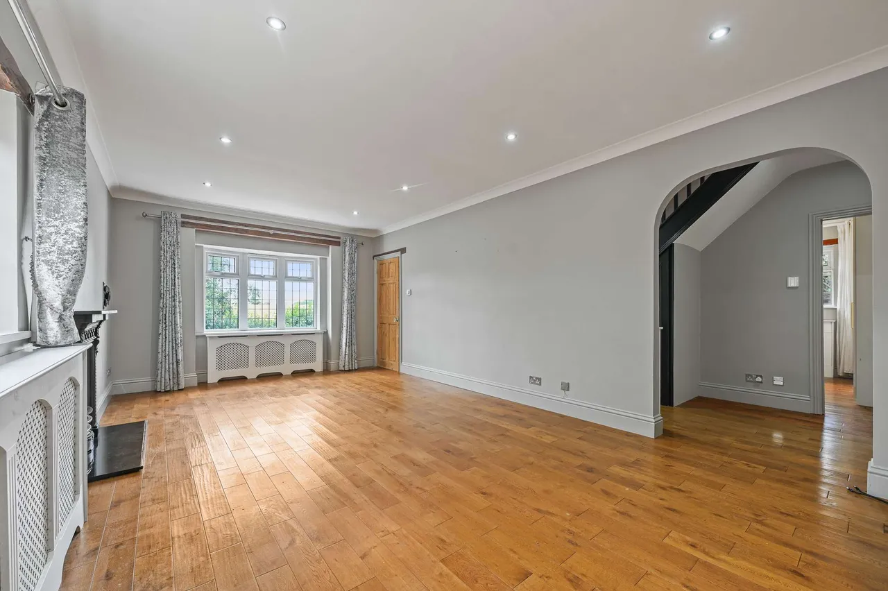 Bull Lane, Gerrards Cross, SL9, photo 3
