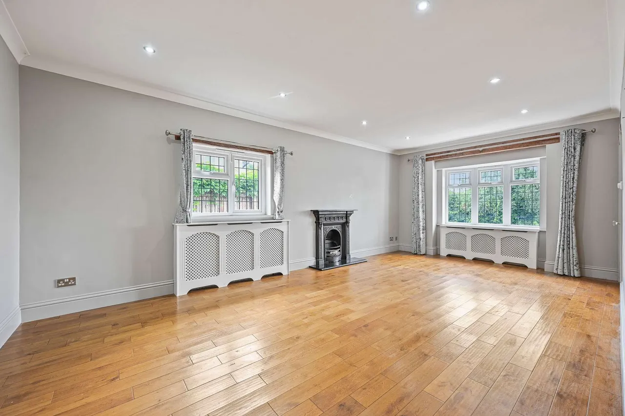 Bull Lane, Gerrards Cross, SL9, photo 2