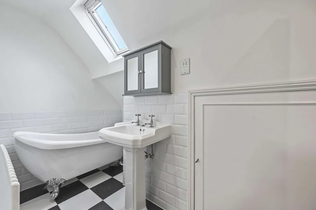 Bull Lane, Gerrards Cross, SL9, photo 13