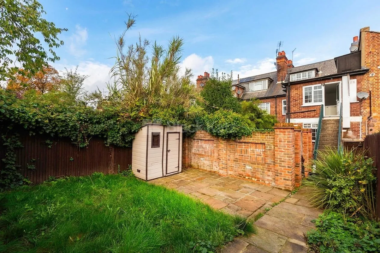 Stanley Gardens, London, NW2, photo 13