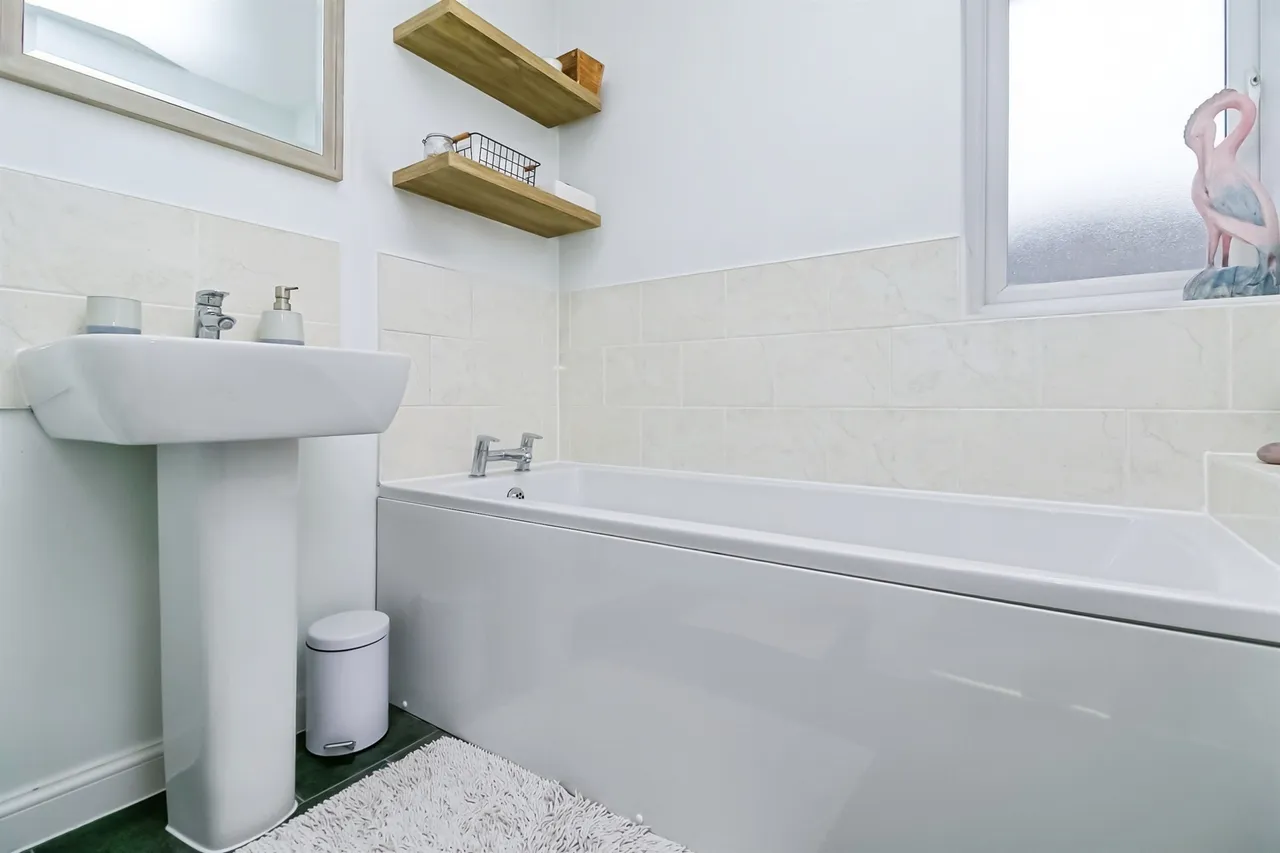 Crompton Way, Bridgend, CF32, photo 17