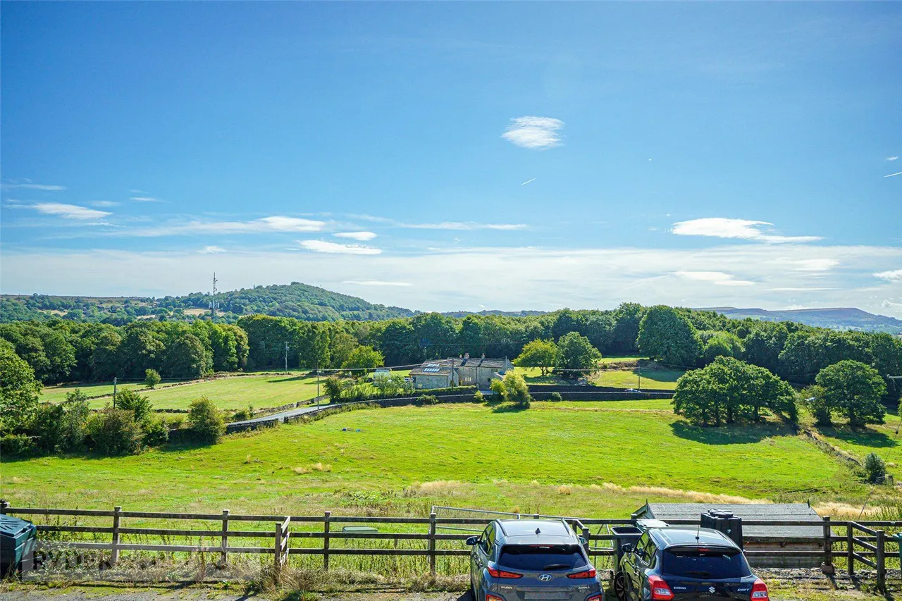 Upper Hagg, Thongsbridge, HD9, photo 20