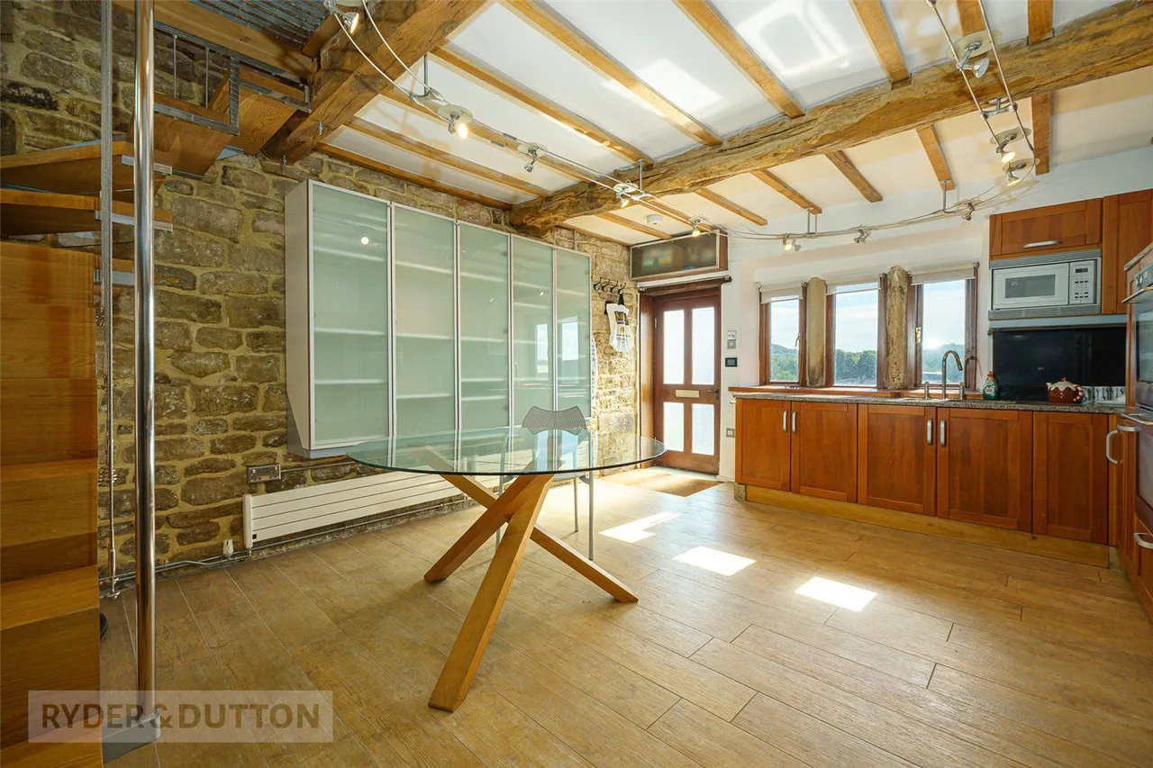 Upper Hagg, Thongsbridge, HD9, photo 7